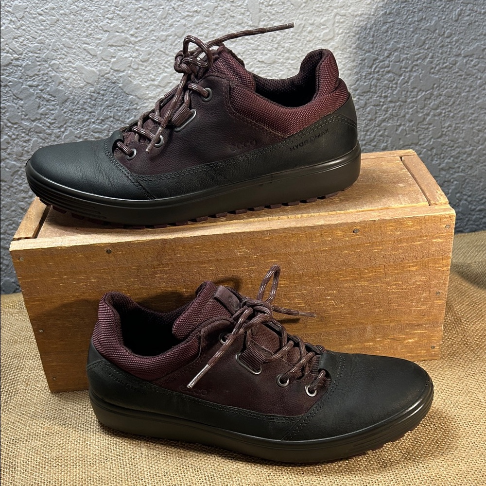 Ecco Soft-7 Tred W Hydromax Leather and Canvas Burgundy Low-top Sneakers
